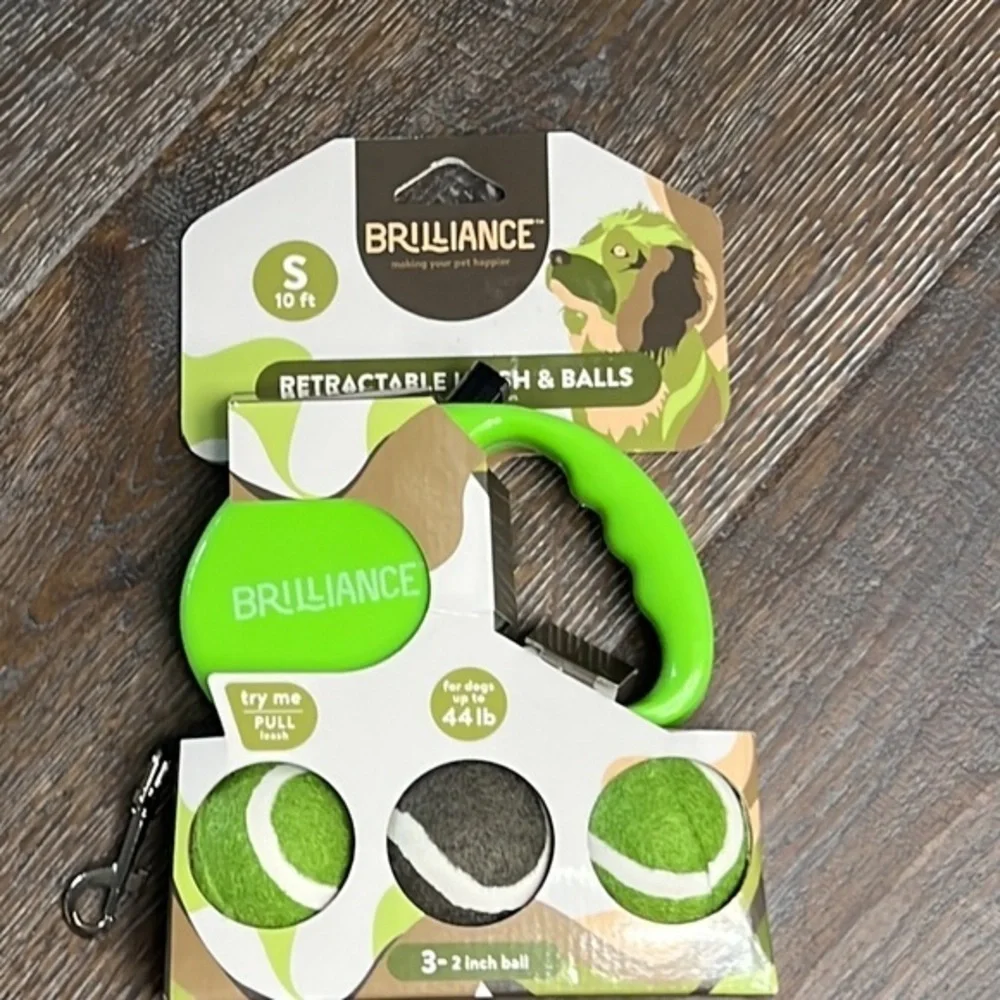 Brilliance, ‘Retractable Leach & 3 balls’ Orange or Green. SZ: 10ft leach. NWT